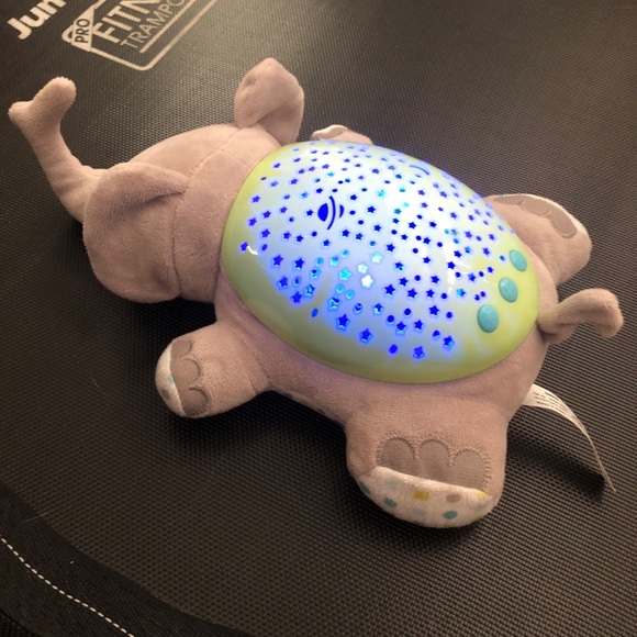 Musical Baby’s Nightlight with Music, changing colors!  Must have toddler baby - Picture 6 of 6